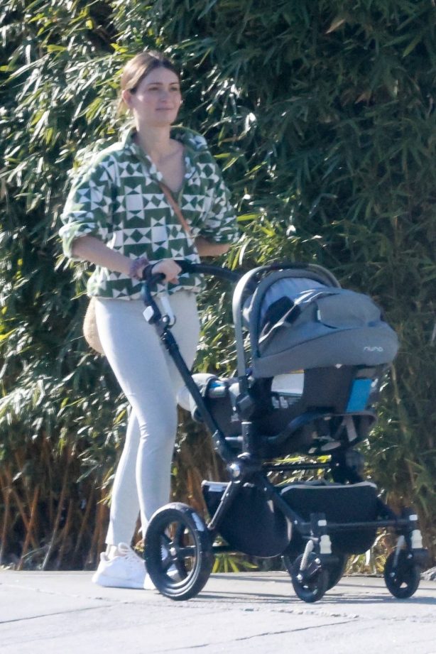 Lauren Parsekian - Going out for a morning stroll with her little one in Los Angeles