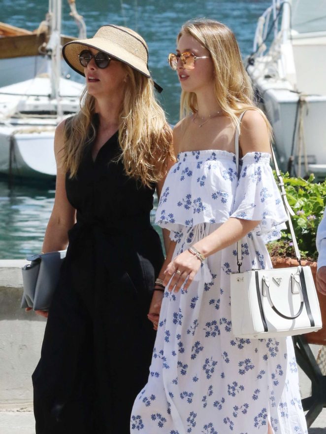 Lauren Powell Jobs with daughter Eve in Portofino