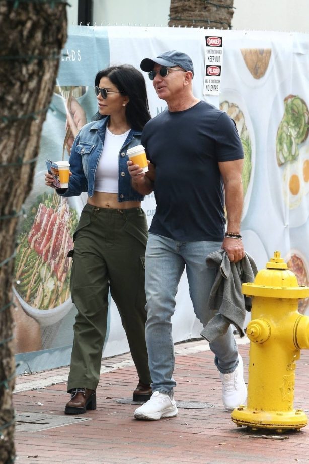 Lauren Sanchez - Seen at President's Day at the Coconut Grove Art Festival in Miami