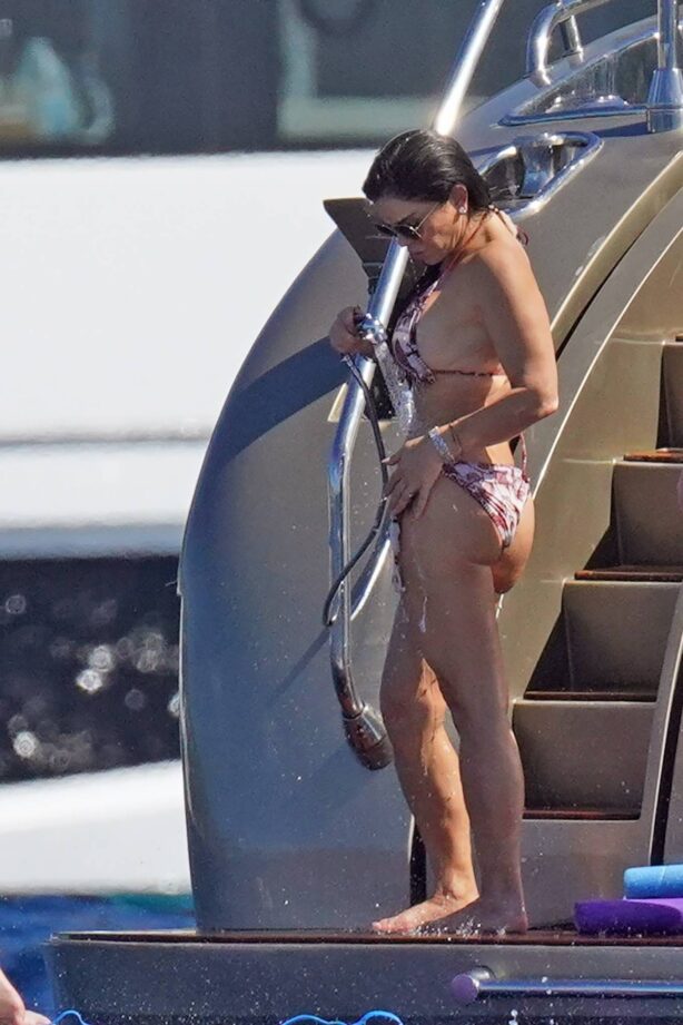 Lauren Sanchez - Seen on a boat in a bikini in St. Barts