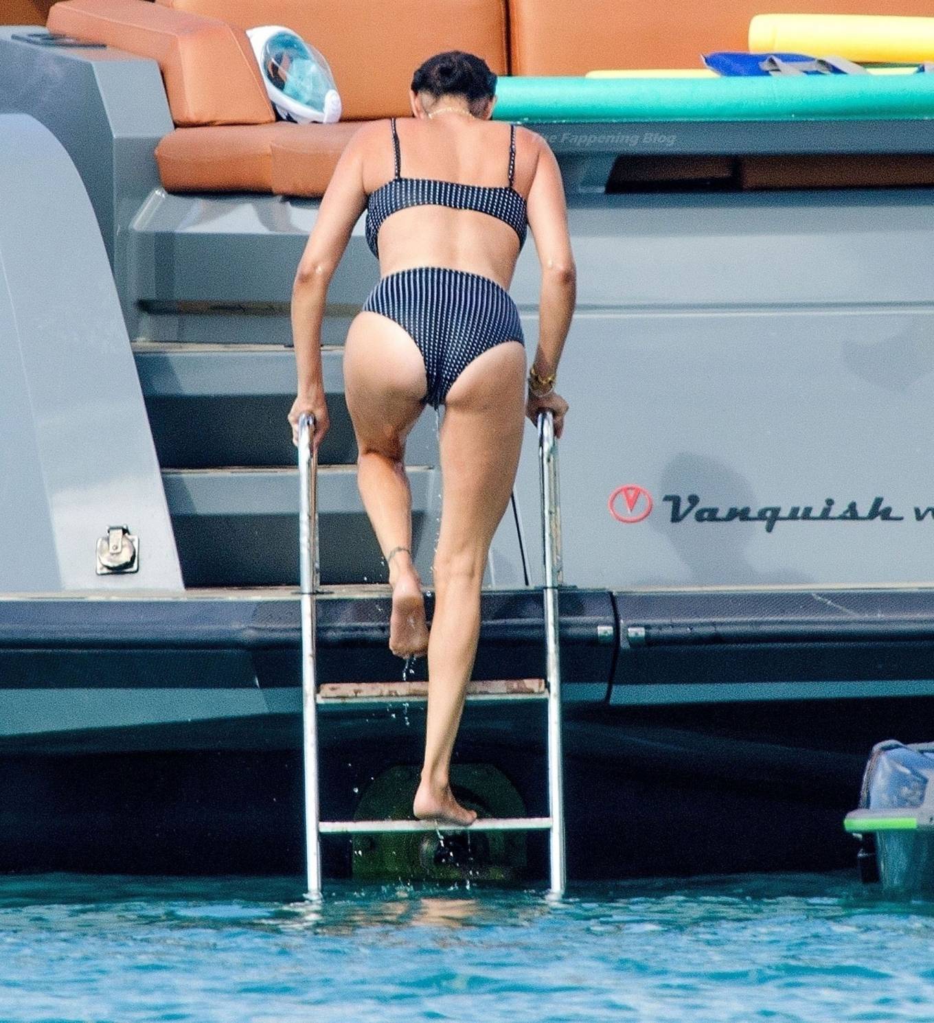 Lauren Silverman – In a bikini on a yacht in Barbados