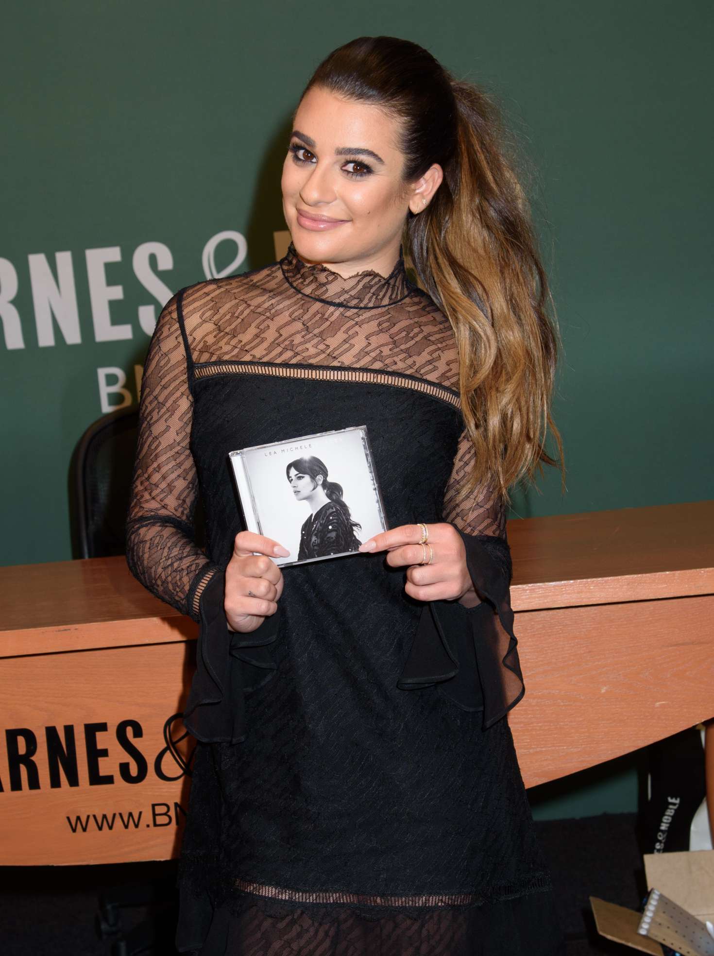 Lea Michele 2017 : Lea Michele: Autograph Signing at Barnes and Noble -11