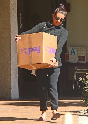 Lea Michele - Dropping off a package at FedEx in Los Angeles