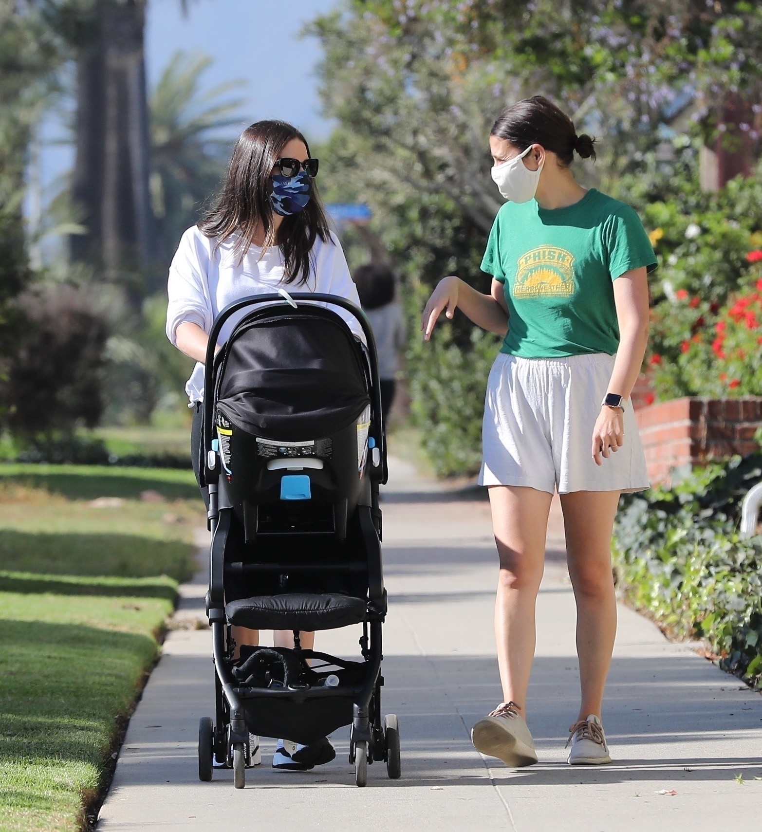 Lea Michele – Seen out with her husband in Santa Monica