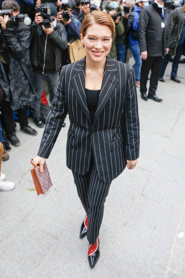 Lea Seydoux - arrives at the Louis Vuitton fashion show in Paris