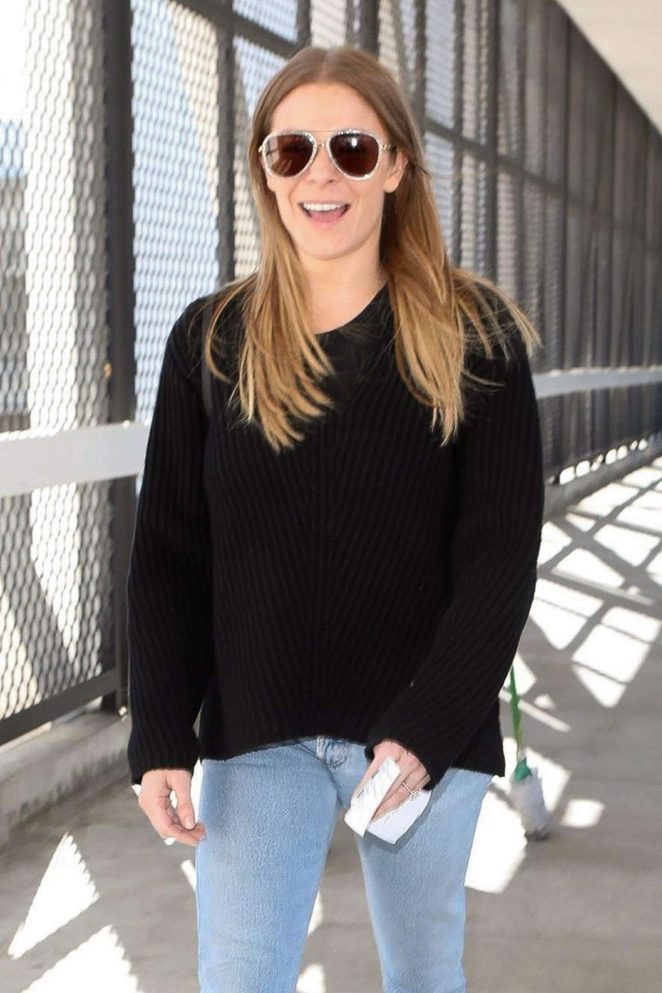 LeAnn Rimes - Arriving at LAX Airport in Los Angeles