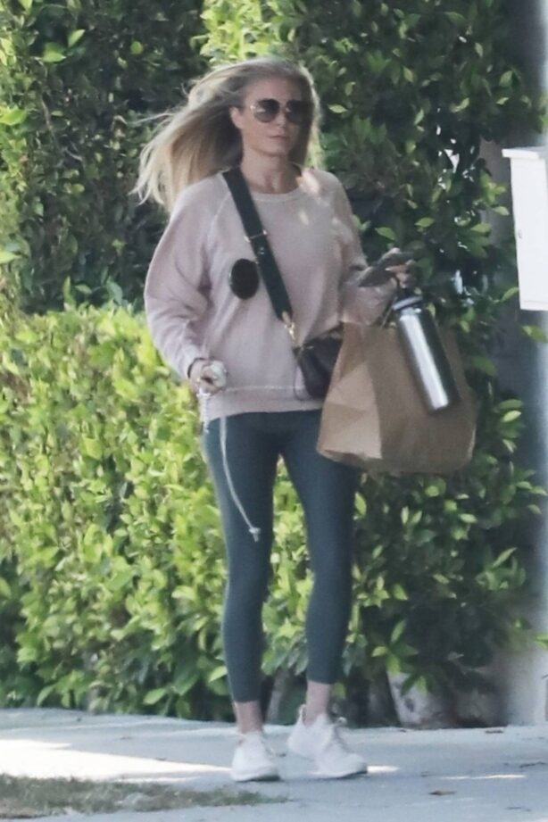 LeAnn Rimes - Exiting a hair salon in Beverly Hills
