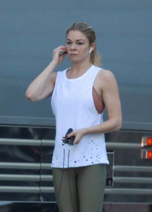 LeAnn Rimes in Tights - Workout in Palm Desert