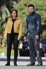 Leighton Meester - On the set of 'Single Parents' in Los Angeles