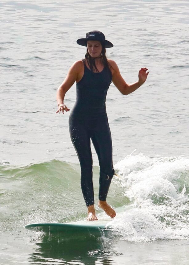Leighton Meester - Surf candids in Malibu