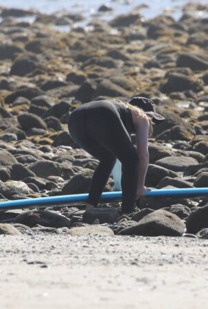 Leighton Meester - Surf session in Malibu