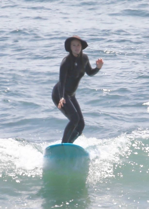 Leighton Meester - Surfing the waves in Malibu