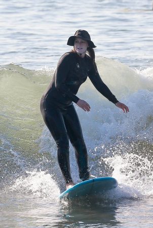 Leighton Meester - With her husband surfing in Malibu