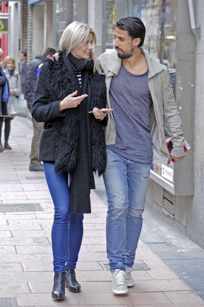 Lena Gercke in Jeans - Shopping in Madrid
