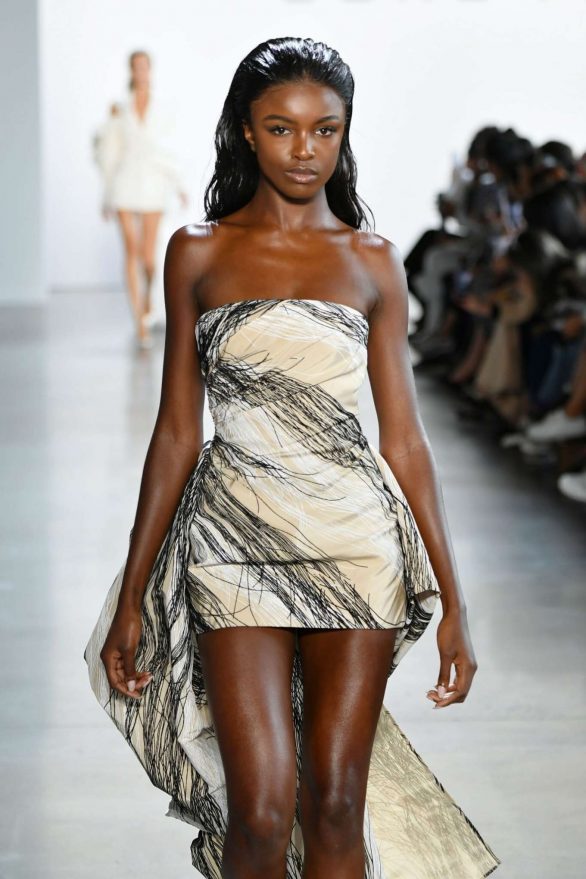 Leomie Anderson - Cong Tri Runway Show at 2019 NYFW