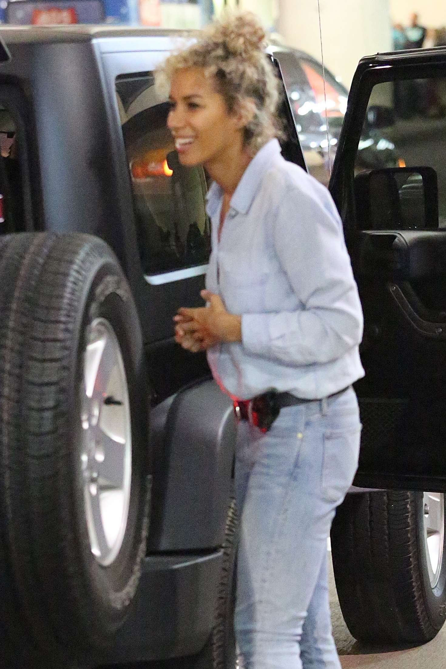 Leona Lewis 2017 : Leona Lewis Arrives at LAX Airport -04