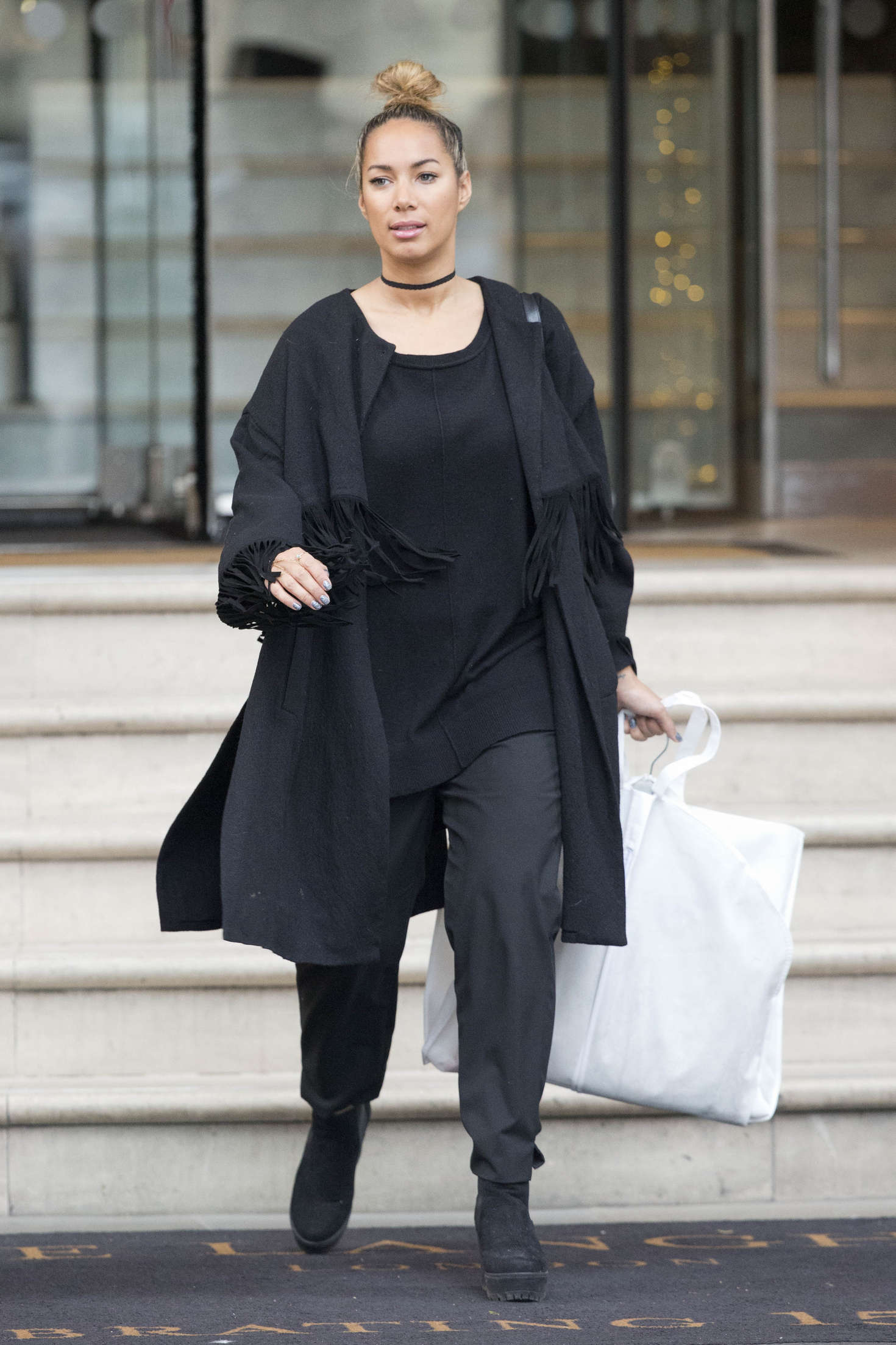 Leona Lewis - Leaves her hotel in London