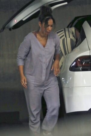 Leona Lewis - Seen for the first time since apparently giving birth in Los Angeles