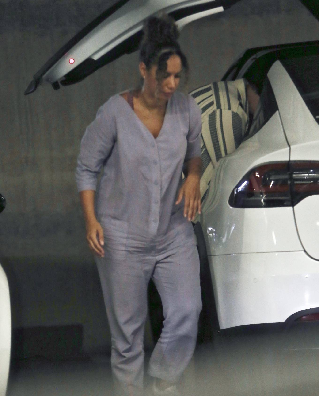 Leona Lewis - Seen for the first time since apparently giving birth in Los Angeles