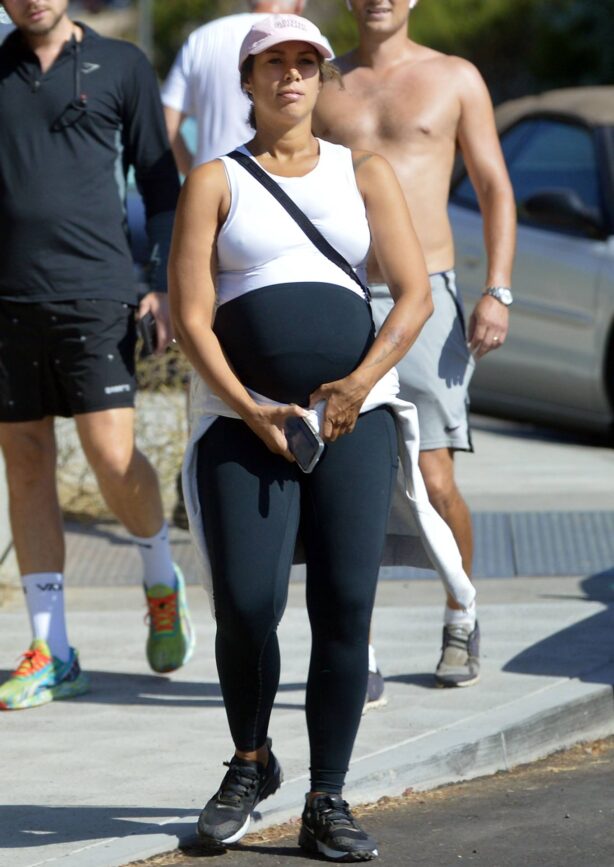 Leona Lewis - Shows her baby bump around Lake Hollywood