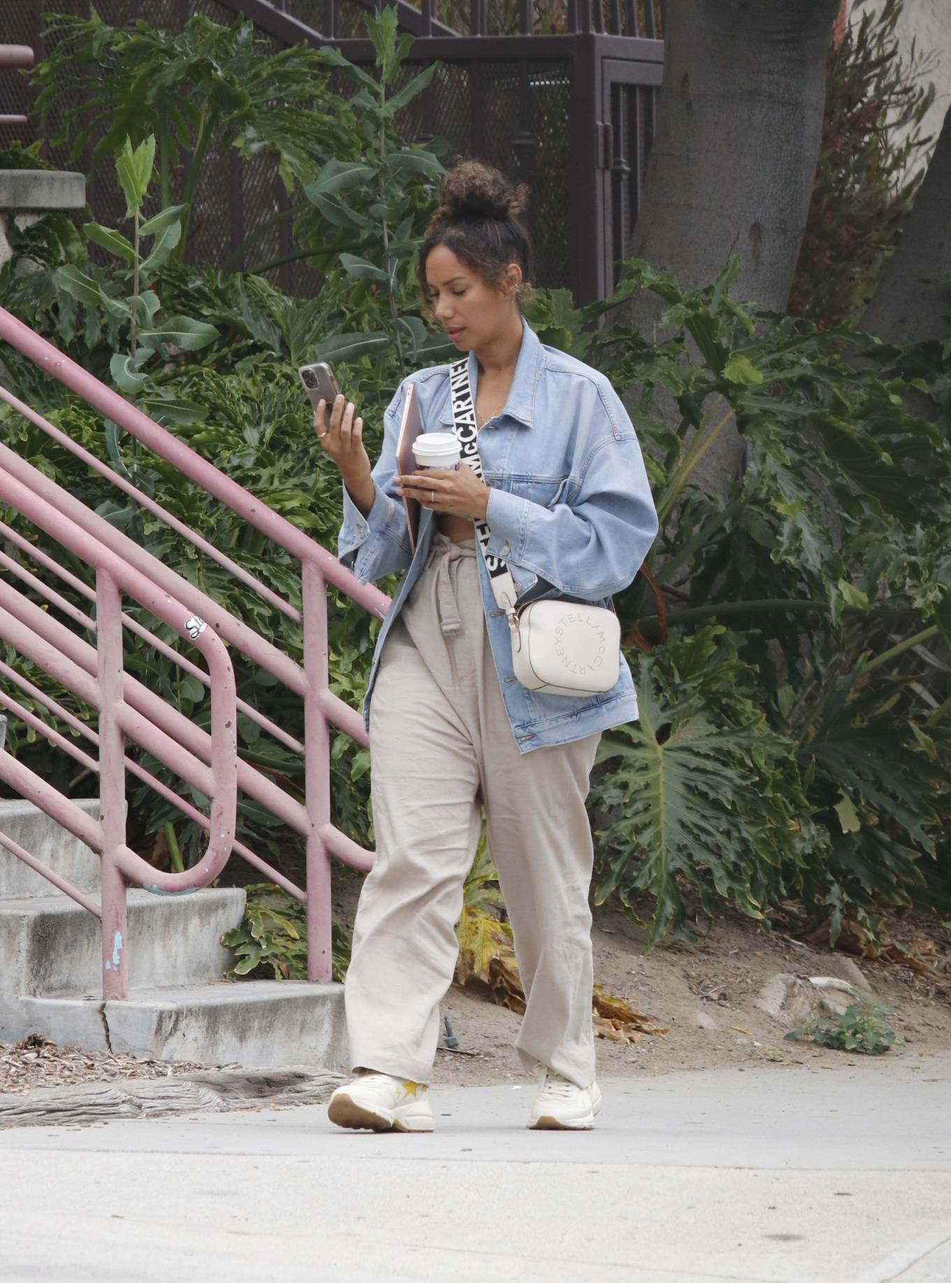 Leona Lewis - Steps out in Los Angeles