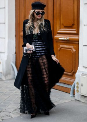 Leonie Hanne - Arriving at Dior Fashion Show 2018 in Paris