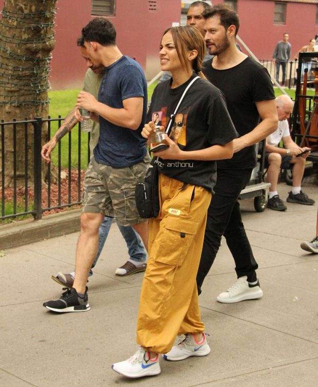 Leslie Grace - Out in New York