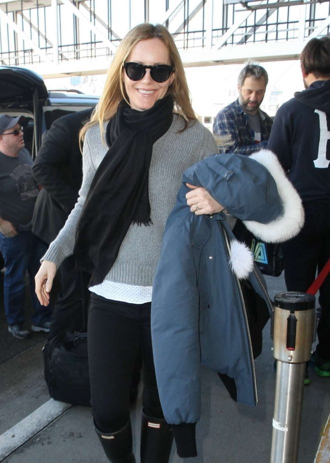 Leslie Mann - Arrives at LAX Airport in Los Angeles