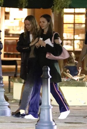 Leslie Mann - With Judd Apatow and daughter Iris Apatow in Malibu