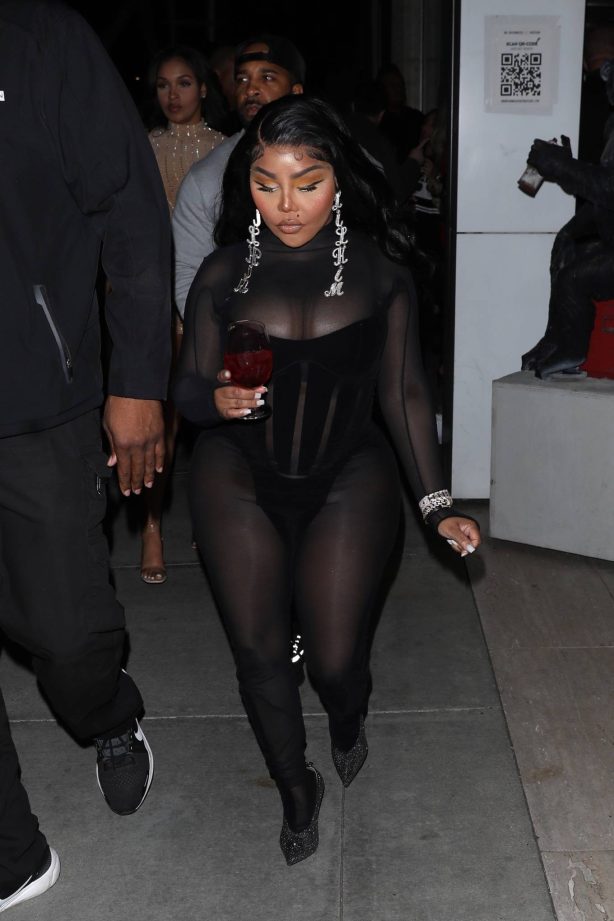 Lil' Kim - Grammy party at the Mr Brainwash Art Museum in Beverly Hills