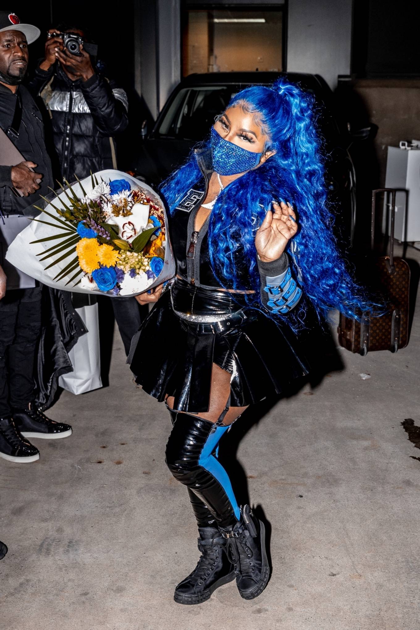 Lil' Kim 2021 : Lil Kim – Leaves Barclays Center after performing at halftime for the Brooklyn Nets-01