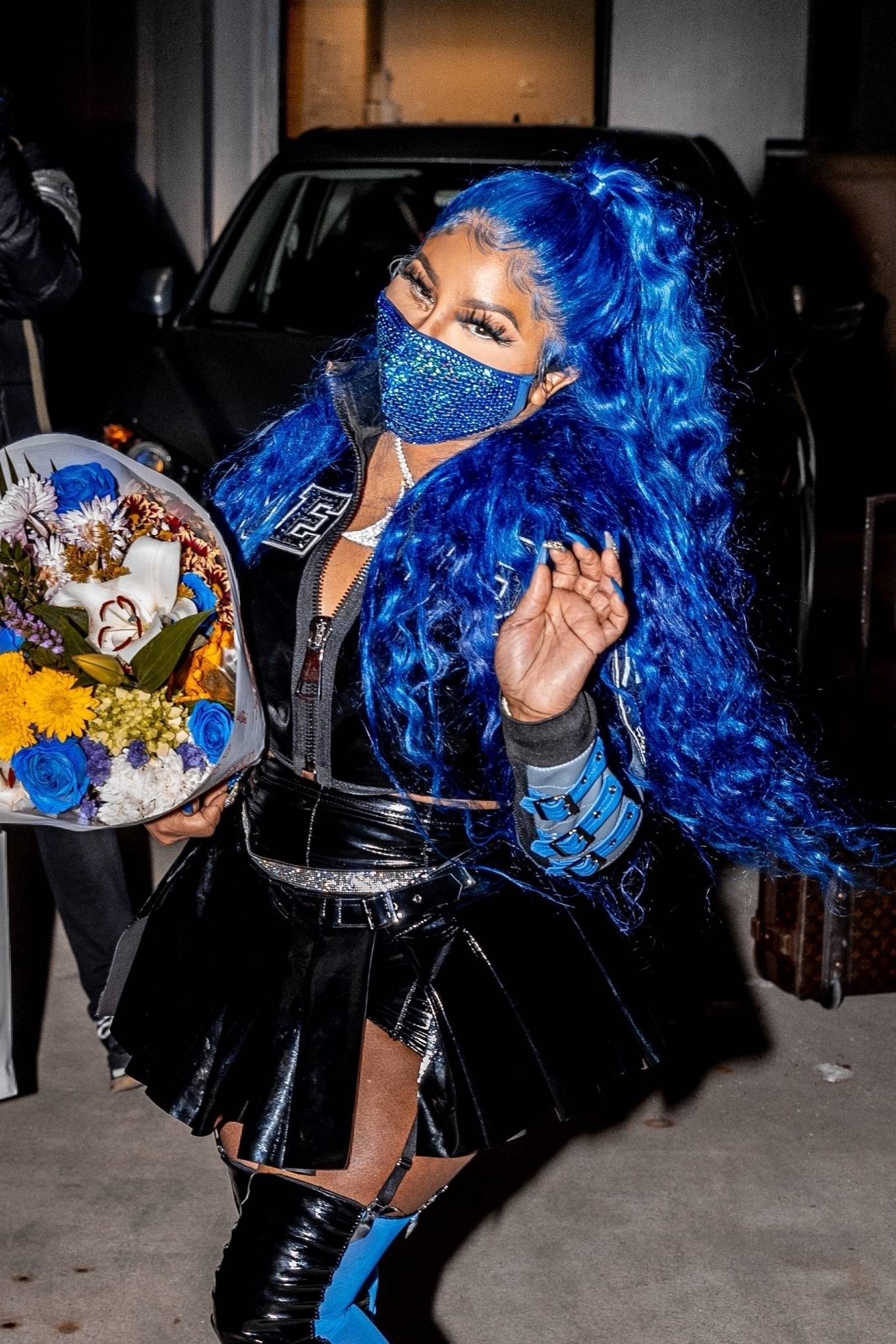 Lil' Kim 2021 : Lil Kim – Leaves Barclays Center after performing at halftime for the Brooklyn Nets-03