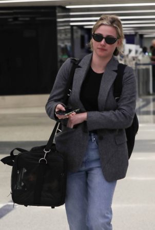 Lili Reinhart - Seen at LAX Airport in Los Angeles