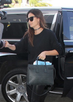Lily Aldridge - Arrives at LAX Airport in Los Angeles