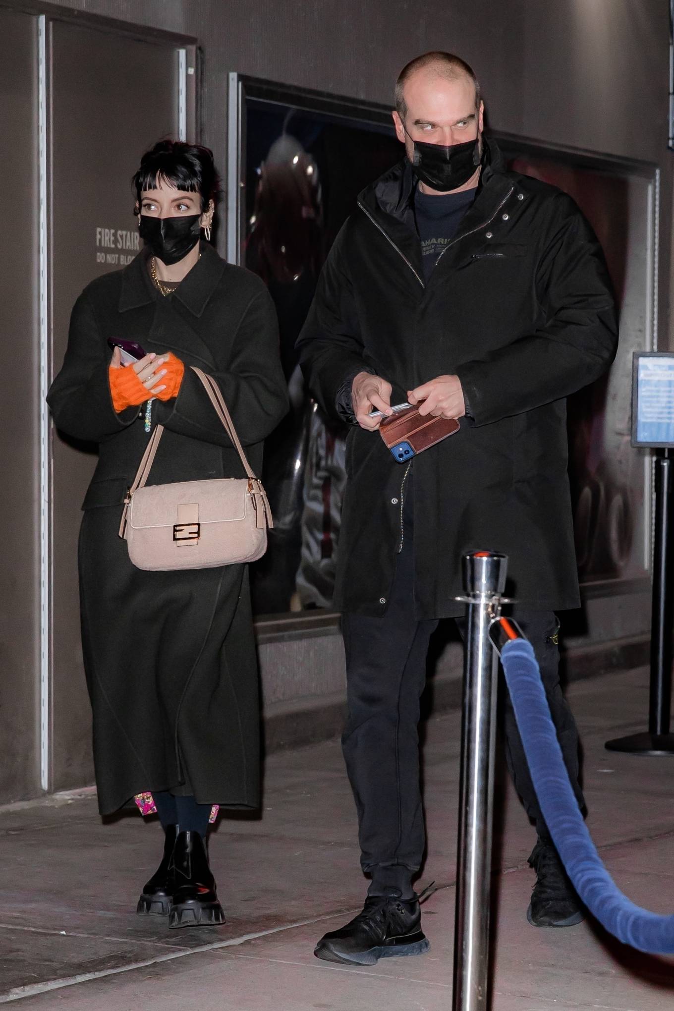 Lily Allen 2021 : Lily Allen – Arrives at the Knicks vs Suns game at Madison Square Garden in New York-04