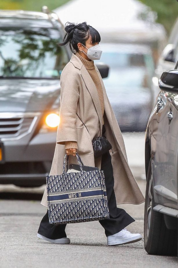 Lily Allen - Carrying a Dior bag with
