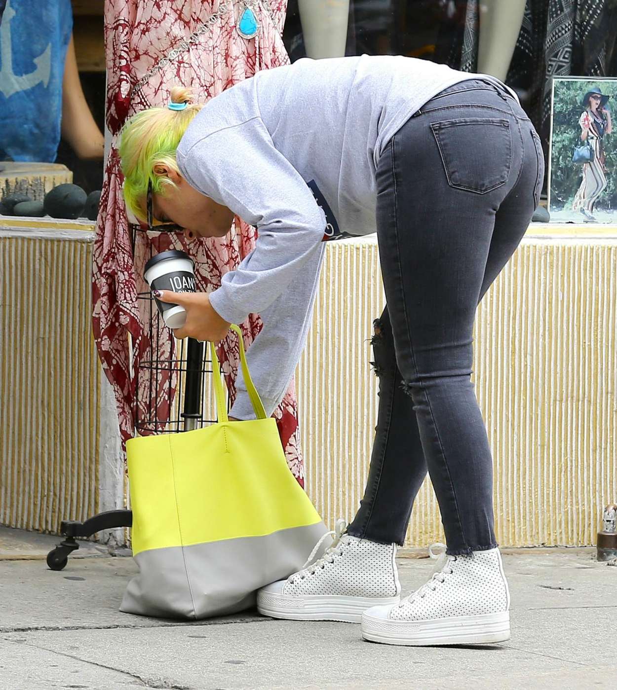 Lily Allen in Ripped Jeans out in Los Angeles