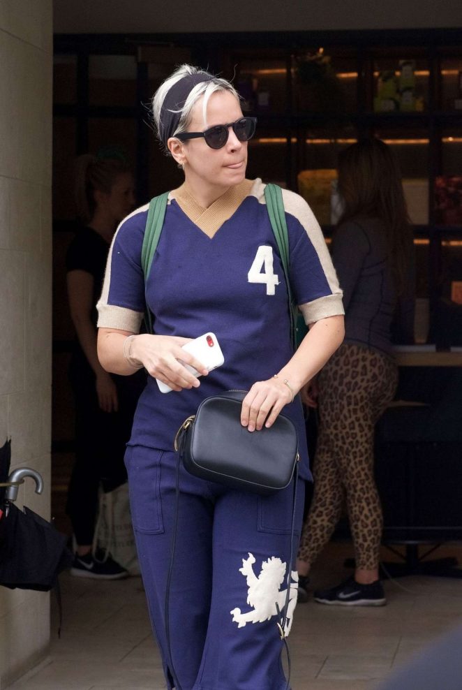 Lily Allen - Leaves a Gym in London