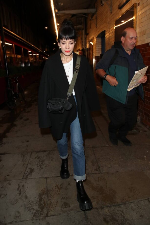 Lily Allen - Seen leaving the Noel Coward Theatre in London