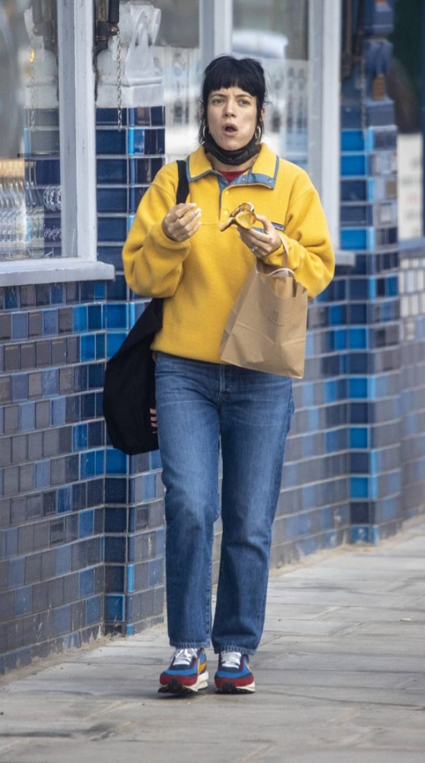 Lily Allen - Steps out around West London