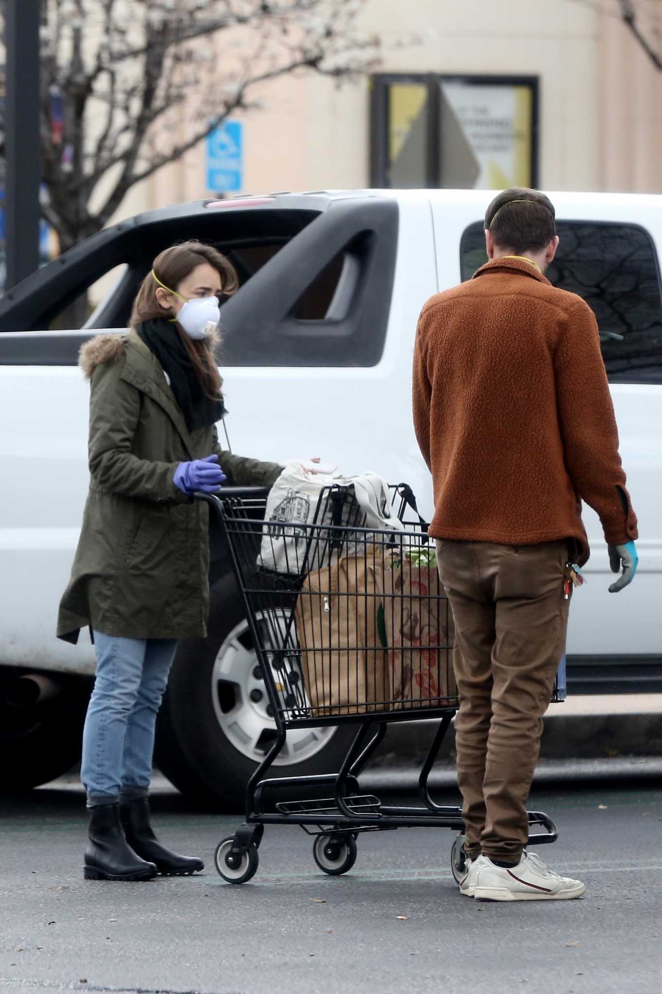Lily Collins â€“ Grocery run in Los Angeles