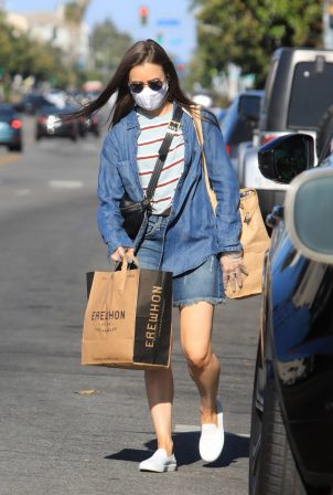 Lily Collins - Grocery shopping in LA