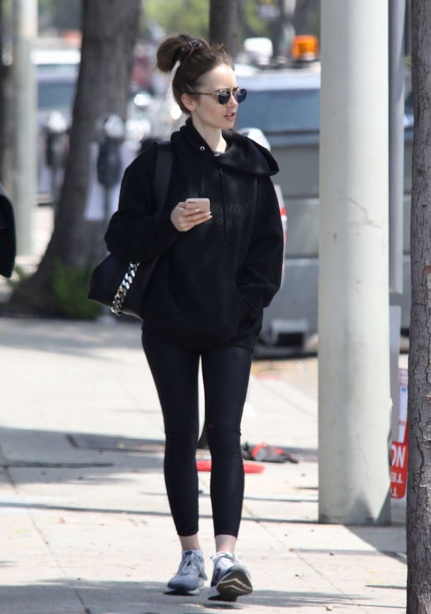 Lily Collins - Leaving the gym in LA