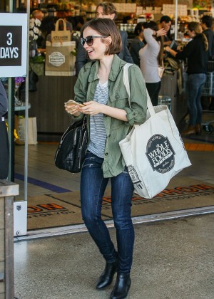 Lily Collins - Shopping at Erewhon health food store in LA