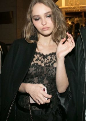 Lily Rose Depp - Chanel Metiers D-Arte Fashion Show 2017 in Hamburg