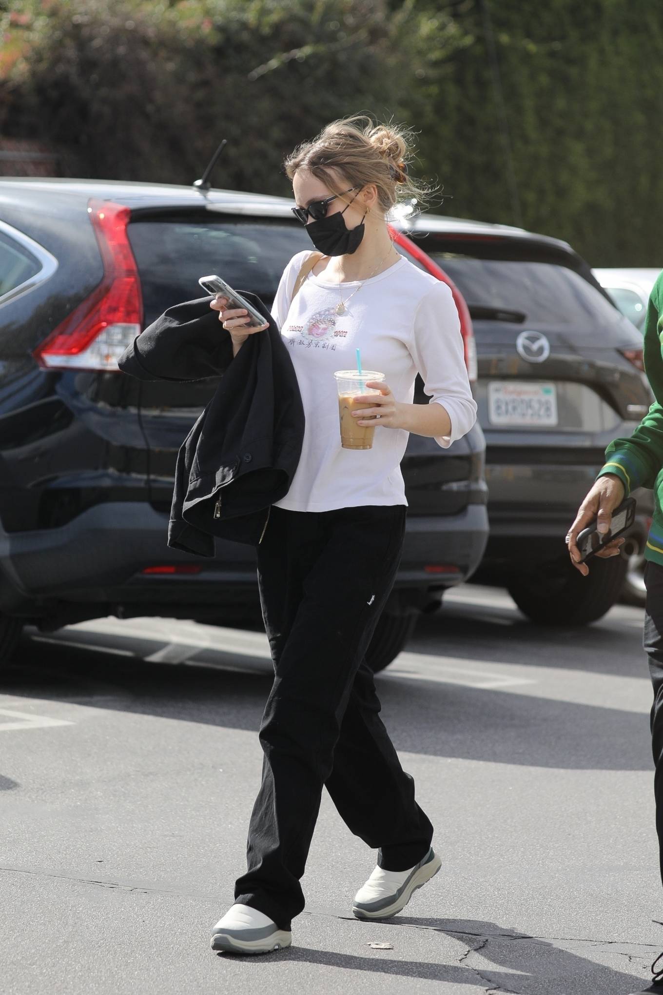 Lily-Rose Depp - Grocery shopping in Los Angeles