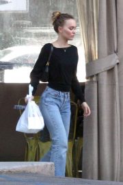 Lily Rose Depp - Leaving a LA grocery store