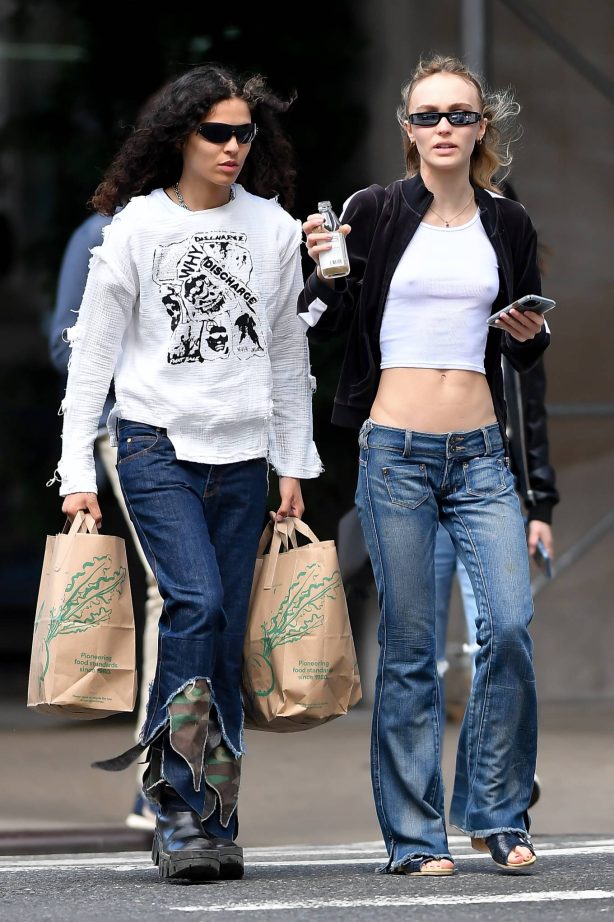 Lily-Rose Depp - Seen while shopping at Whole Foods in New York