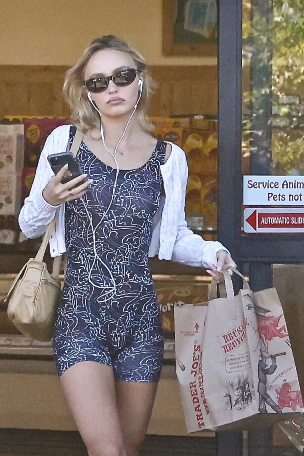 Lily-Rose Depp - Shopping for essentials at Trader Joe's in Studio City