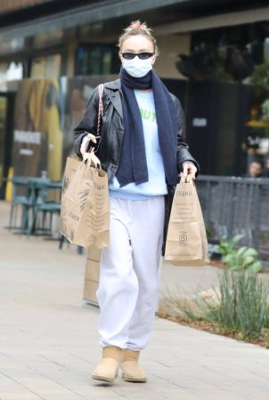 Lily-Rose Depp - Shopping for groceries in Studio City